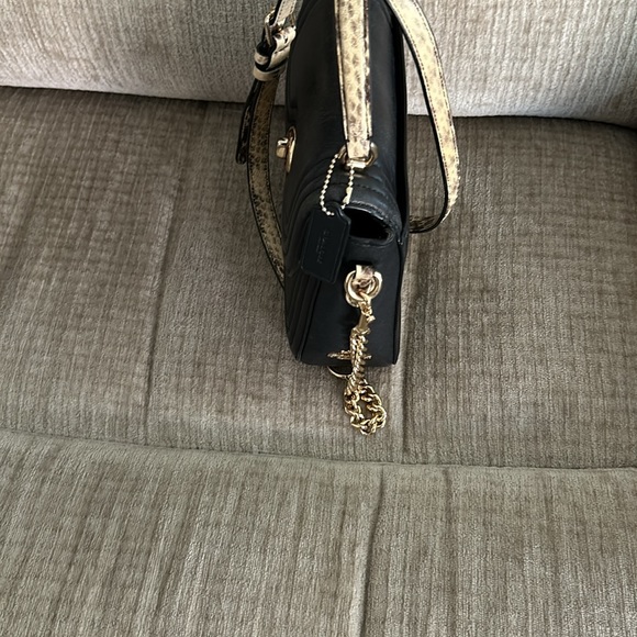 Coach , black, soft leather bag with Marley top and strap - Picture 4 of 15